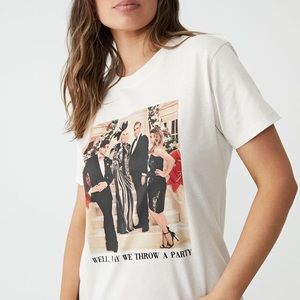 ISO Schitt’s Creek Christmas T Shirt
